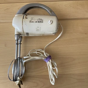 VINTAGE HAMILTON BEACH One Hand Mixer MIXETTE W/ Beaters Model JM No. 51FM WORKS - Picture 1 of 5