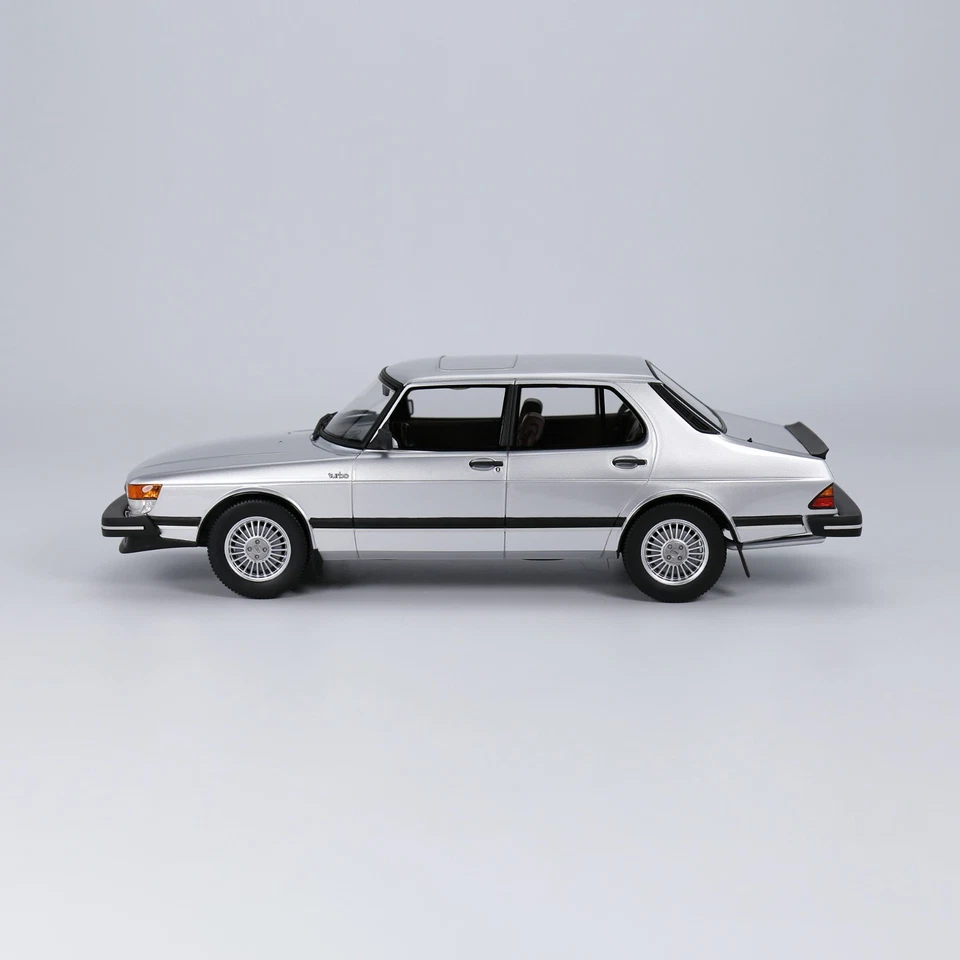 1:18 Saab 900 Turbo  RM Model Car Resin Collectibles - Image 1 of 1