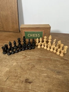 Vintage French Regency Style Turned Wooden Chess Set Boxed Good Used - Picture 1 of 8