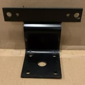 Fleetguard Filter Head Base Mounting Bracket 256535 - Picture 1 of 4