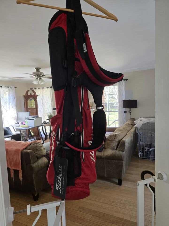 Titleist Carry Golf Bag 2-way Devider, Red & Black, Gently Used - Image 1 of 4