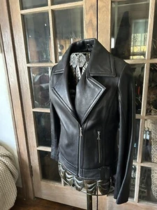 Chaqueta de Diseñador de Motocicletas de Cuero Suave Lujo Saks Quinta Avenida para Mujer Talla Pequeña❤️ - Imagen 1 de 14