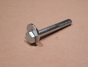 MB809335 eccentric screw wishbone bolt for Mitsubishi - Picture 1 of 3