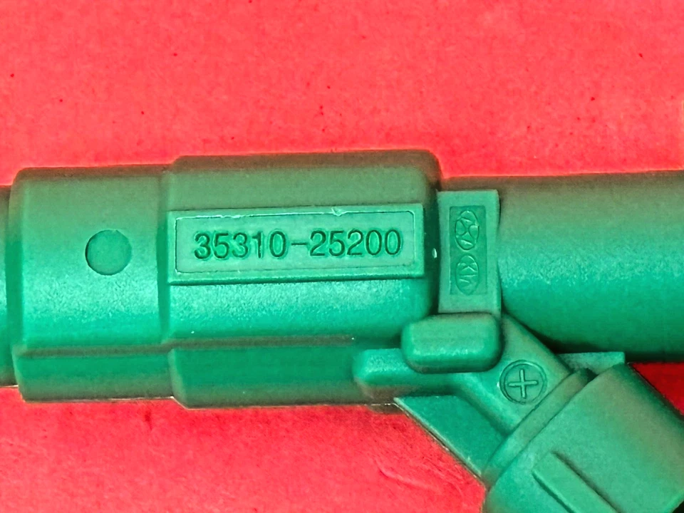 Inyector de combustible OEM Hyundai Kia 35310-25200 para Hyundai Sonata Kia Rondo Optima Foto 1 de 4