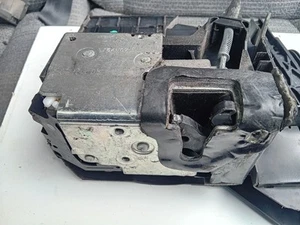 Serratura porta destra guida anteriore Ford Fiesta 2S51B219A64CJ 3 porte dal 2002 al 2008 - Foto 1 di 4