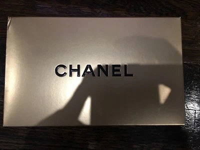 Nuevo En Caja Raro Chanel Color Uñas Color Set Oro Cojo, Rojo Negro y Coromandel Foto 1 de 3