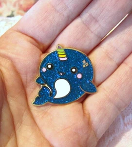 Narwhal Pin Rainbow - Hard Enamel - Picture 1 of 4