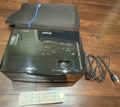 Epson MovieMate 62 LCD Projector with Remote & Soft Carrying Case - READ DESC. - Image 1 of 4