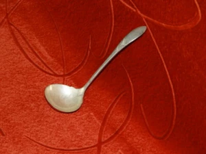 Community Plate LADY HAMILTON Gravy Spoon Ladle Silverplate NO MONOGRAM 7 1/4" - Picture 1 of 3