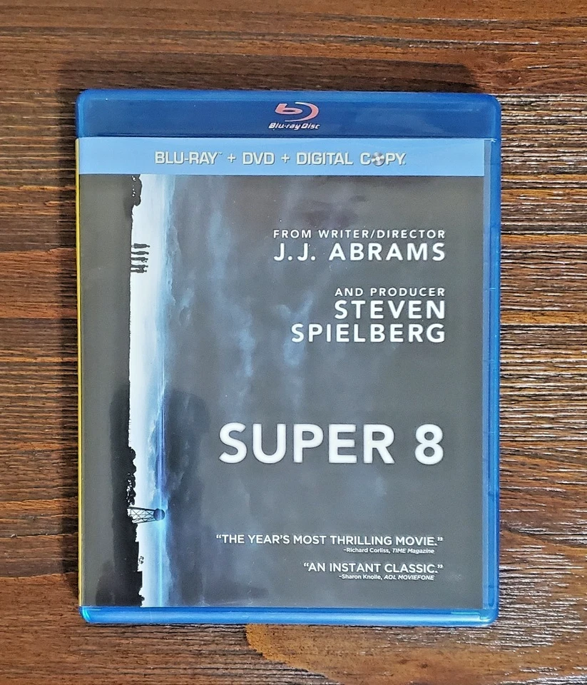 Super 8 (Blu-ray/DVD/Digital 2011) Ultimate 2-disc Edition w/slipcover - Image 1 of 1