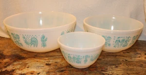 Vintage Pyrex Turquoise Amish Butterprint Set of 3 Mixing bowls (404 / 403/ 401) - Picture 1 of 15