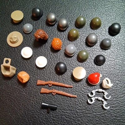 LEGO (R) Minifigur Kopfbedeckungen Helme Mütze Haare Ersatzteile 31 Stück - Bild 1 von 4