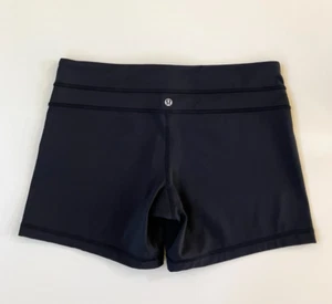 Lululemon Women’s Biker Shorts Size 12 Black Inseam is 5 inches - Imagen 1 de 5