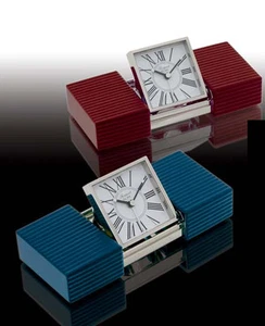 Réveil / Pendulette de voyage rectangulaire, rouge ou bleu, Rapport - Metro - Picture 1 of 2