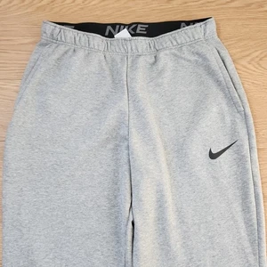 Nike Therma Fit Trainingshose Herren XL Grau Sport Gym Training Jogginghose  - Bild 1 von 15