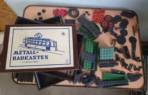 2 Bakelit Kästen Metallbaukasten , Straßenbahn ca. 40er-50er Jahre - Bild 1 von 10