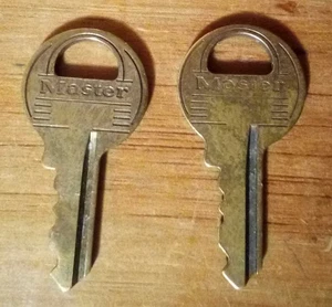 (RFP-1) "MASTERLOCK" ORIGINAL KEY CODE 0728 REPLACEMENT KEYS (USED) - Picture 1 of 4