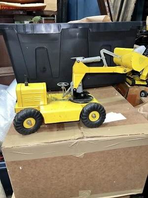 Vintage 1957/8 Nylint Pressed Steel Pettibone Speed Swing Yellow Loader AS IS - Image 1 of 4