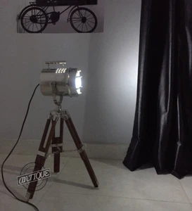 Trípode de madera vintage náutico con foco de luz con soporte reflector hogar - Imagen 1 de 6