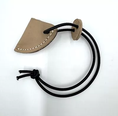 Bearpaw Leather Tip String Keeper - Image 1 of 2
