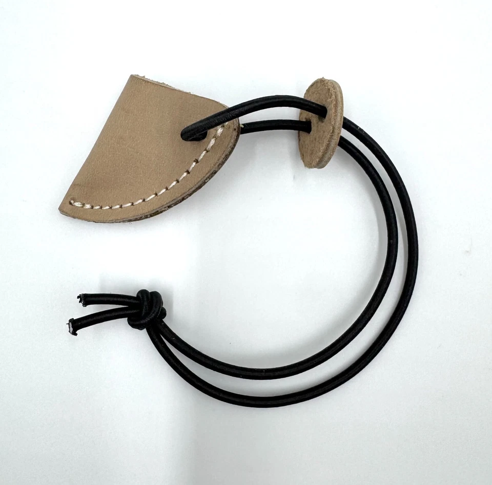 Bearpaw Leather Tip String Keeper - Image 1 of 2