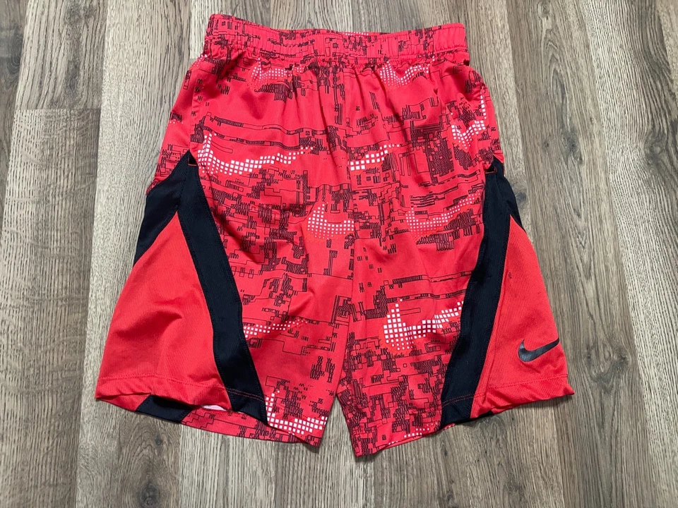 Pantalones Cortos Nike, Jóvenes Niños Talla XL, Rojo Negro, Dri Fit, Pantalones Cortos de Baloncesto Foto 1 de 4