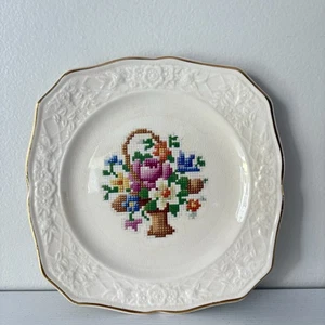 Vintage Salem China Victory Basket Petit Point Cross Stitch Gold Plate 6.25” - Picture 1 of 9