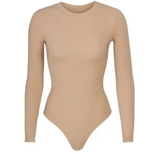 Skims XS FITS EVERYBODY LONG SLEEVE CREW NECK THONG BODYSUIT Clay NWT MSRP $78 - Picture 1 of 6