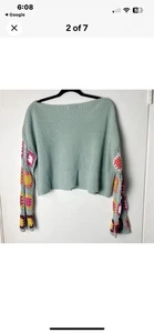 Nuevo con etiquetas Top verde recortado talla pequeña Altar’d State talla grande con mangas de ganchillo - Imagen 1 de 5
