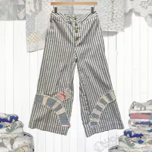 Handgenähter Vintage Feedsack Quilt Patchwork Cropped gestreift Hose Gr. 27 - Bild 1 von 13