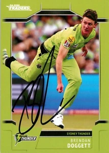 Signed 2020 2021 Sydney Thunder BBL Cricket TLA Traders Card - Brendan Doggett - Photo 1 sur 3
