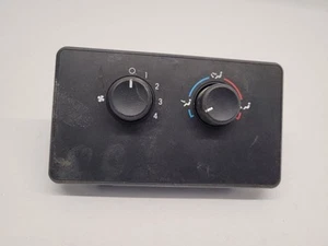 2004-2007 FORD FREESTAR TEMPERATURE CONTROL REAR ROOF MOUNTED W/O RADIO CONTROL - Picture 1 of 8