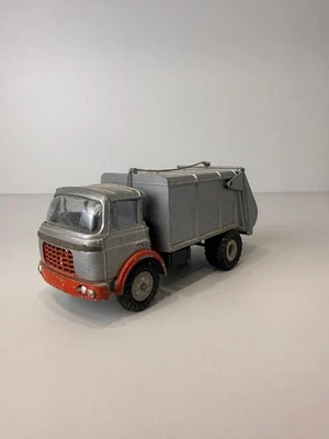 JRD CABINE BERLIET   1/50  - Photo 1/4