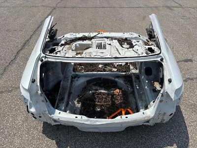 2017-2019 Audi A4 Rear Body Clip Cut Oem - Image 1 of 4