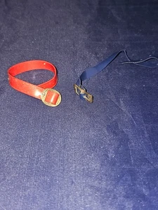 Lotto accessori vintage Ideal Tammy bambola rosso blu fibbia cintura cinture - Foto 1 di 4