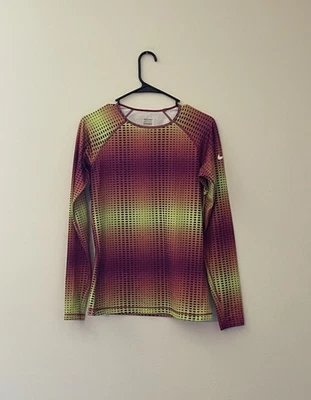 Nike Pro Sz MEDIUM Hyperwarm Thumbholes L/S Dappled Dots Shirt Women EUC - Image 1 of 3