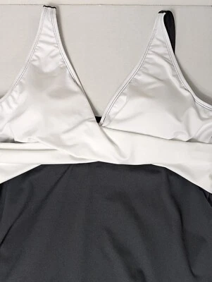 Traje de baño falda de 1 pieza Dolfin Aquashape para mujer talla 22 negro/blanco colorblock Foto 1 de 4