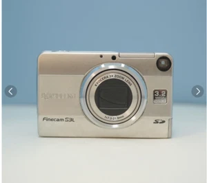 Kyocera Finecam S3L 3.2MP Compact Digital Camera Silver Tested very good - Picture 1 of 3