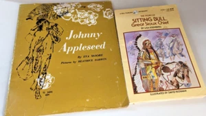 T-25  2 books:Johnny Appleseed/ Sitting Bull Great Sioux Chief - paperback - Imagen 1 de 3