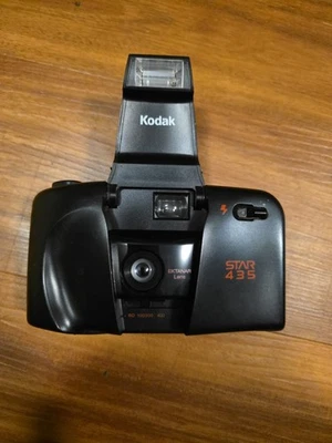 Kodak Star 435 35mm Point & Shoot Electronic Flash Camera Film Works - Image 1 of 3
