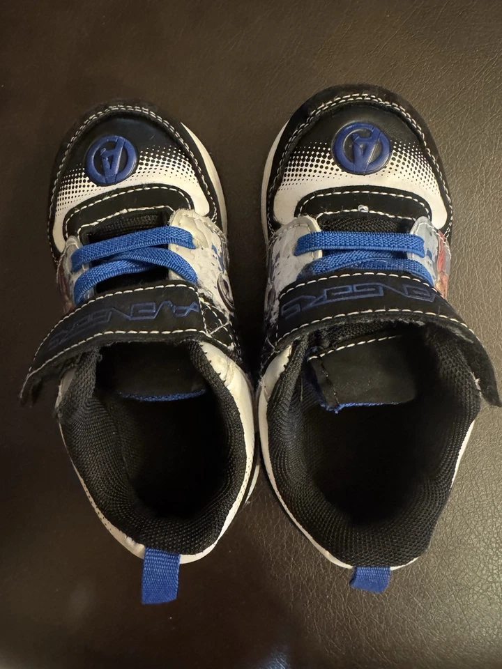 MARVEL AVENGERS IRON MAN Tenis Iluminados Zapatos Atléticos Para Niños Pequeños Talla 8 Usados en Excelente Condición Foto 1 de 4