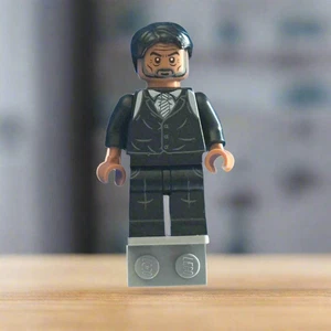 Male Executive Minifigure - Picture 1 of 1