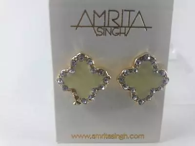 Pendiente de trébol esmaltado Amrita Singh marfil Foto 1 de 4