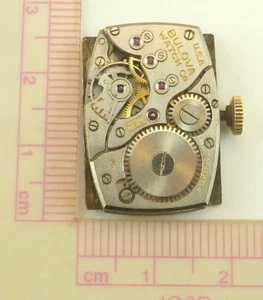Movimento Orologio Da Polso Bulova 7AK - Buon Bilanciamento - Ricambi/Riparazione - Foto 1 di 5