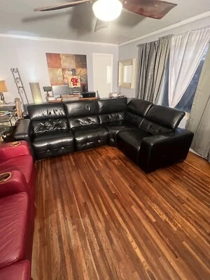 Sofá reclinable eléctrico seccional de cuero negro Foto 1 de 4