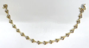 Splendido BRACCIALE Tennis Vero Oro Giallo 10K Fiore 7" Cristallo Zaffiro - Foto 1 di 12