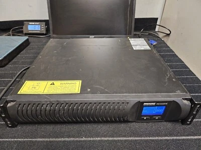 UPS MINUTEMAN PRO1000RTNC 120 VAC 700 vatios Foto 1 de 4