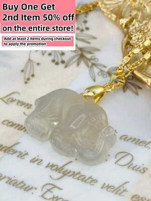 Collar con colgante de elefante de jade marfil con cadena chapada en oro de 18 quilates hecho a mano Foto 1 de 4