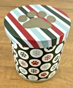 Sand & Fog Candle Dog, Pine Scent 11.5 oz. Fall Winter Pawprint Snowflakes NEW - Picture 1 of 5