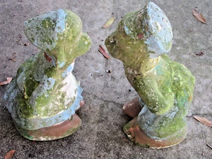 Vtg Concrete Dutch Kissing Boy & Girl Garden Statue, Patio, Lanai, 17" & 15.25 - Picture 1 of 8